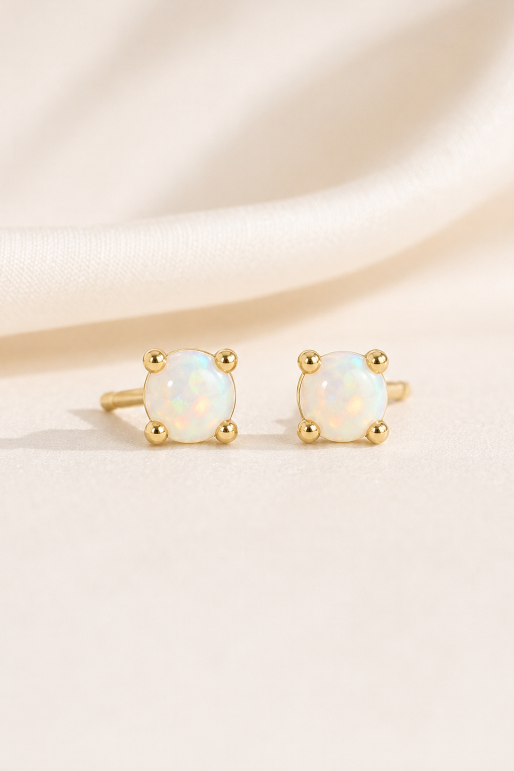 stud-earrings